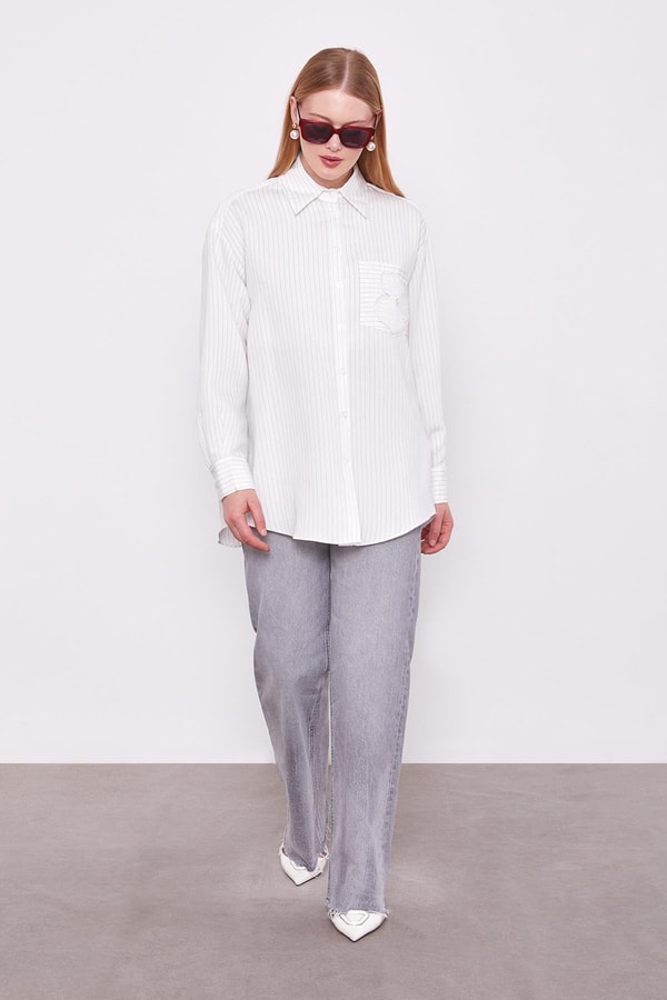 LevidorEkru Cebi Çiçek İşleme Detaylı Gömlek