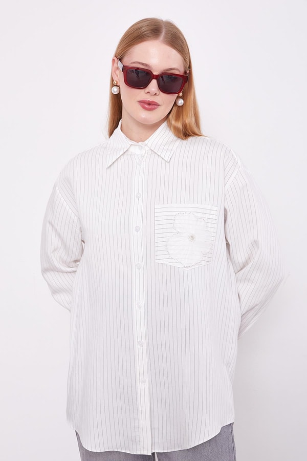 LevidorEkru Cebi Çiçek İşleme Detaylı Gömlek