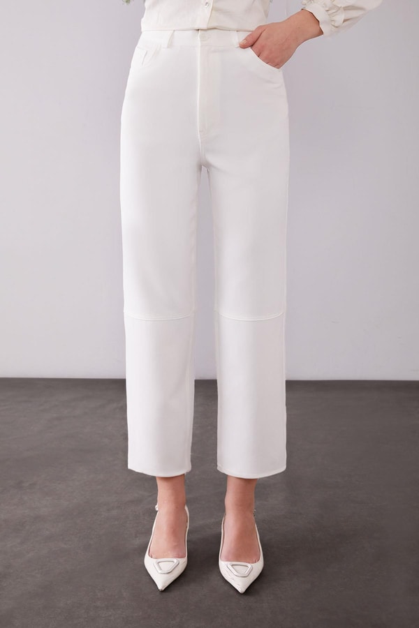 LevidorEkru Ekleme Tasarımlı Düz Paça Pantolon