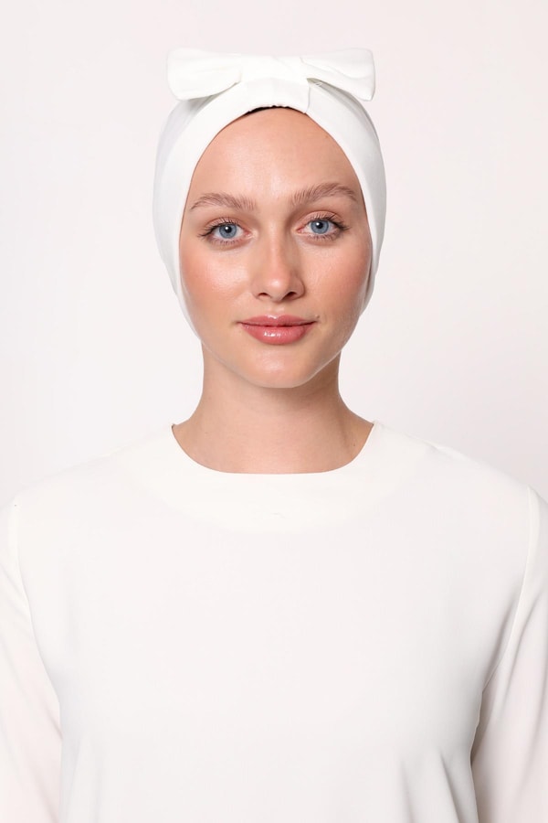 LevidorEkru Fiyonklu Çapraz Bone