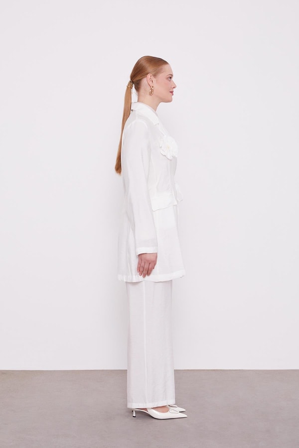 LevidorEkru Gül Broş Detaylı Ceket Takım