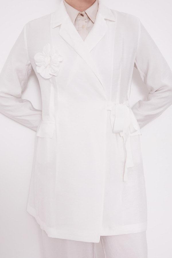 LevidorEkru Gül Broş Detaylı Ceket Takım