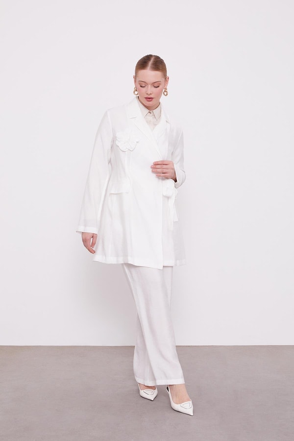 LevidorEkru Gül Broş Detaylı Ceket Takım