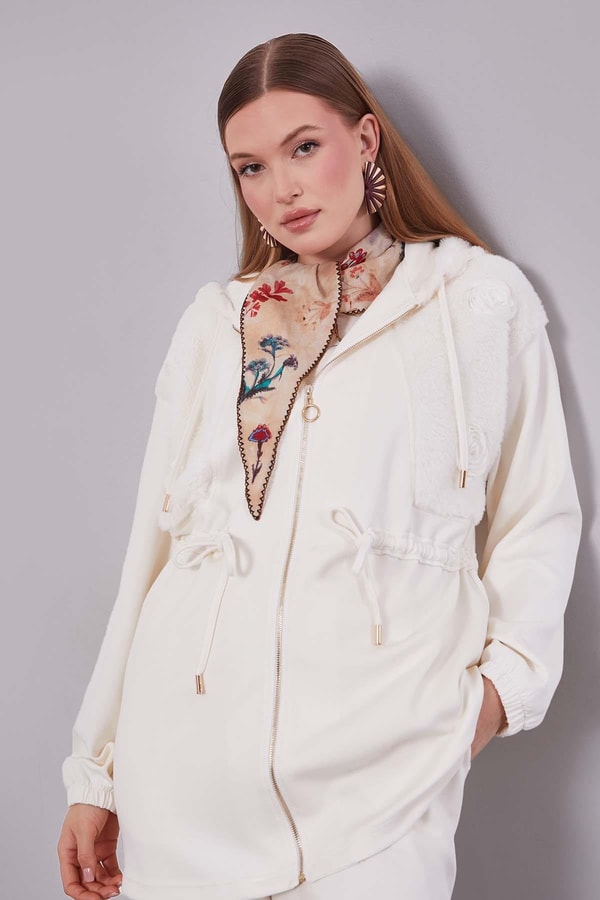 LevidorEkru Gül Detaylı Bel Büzgülü İkili Takım