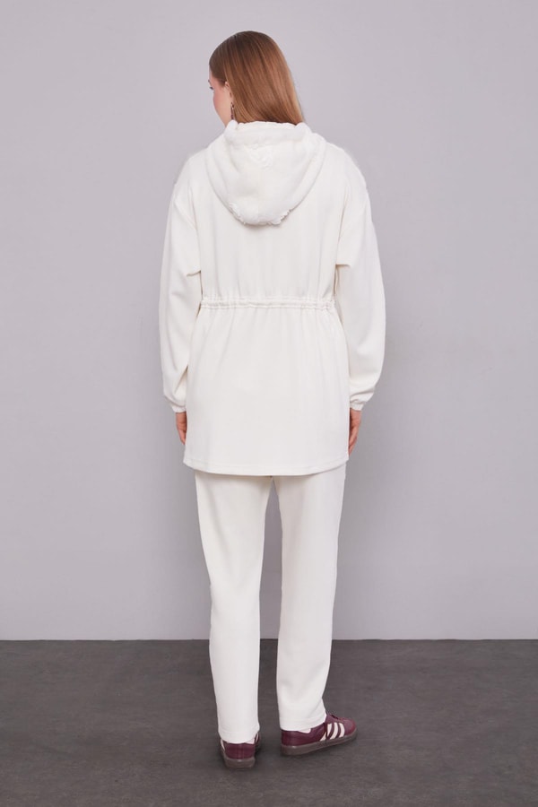 LevidorEkru Gül Detaylı Bel Büzgülü İkili Takım