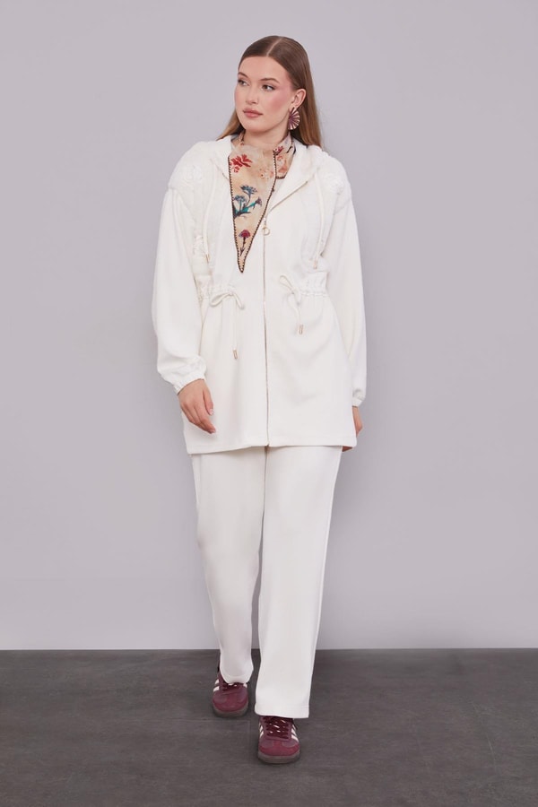 LevidorEkru Gül Detaylı Bel Büzgülü İkili Takım