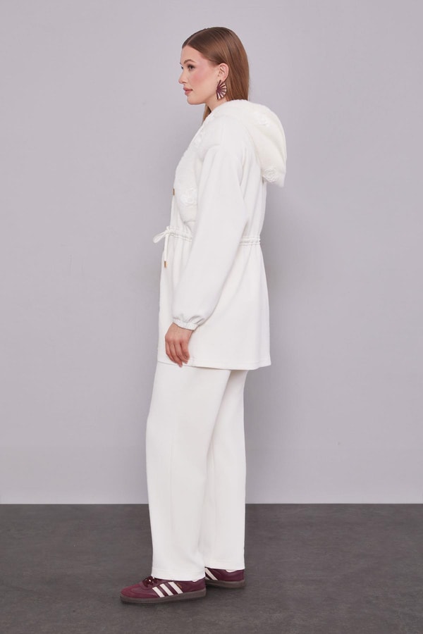 LevidorEkru Gül Detaylı Bel Büzgülü İkili Takım