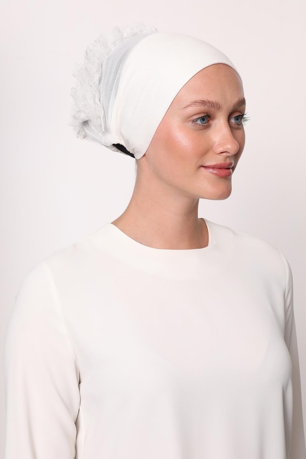 LevidorEkru Klipsli Silikonlu Dikişsiz Fırfır Bone