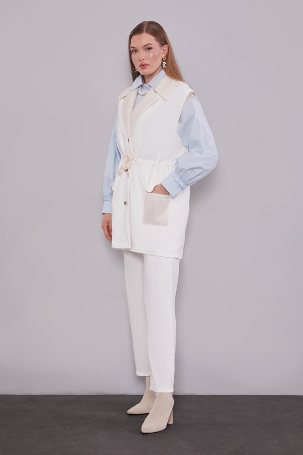 LevidorEkru Kürk Yaka Detaylı Yelek Takım