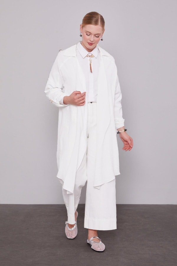 LevidorEkru Omuz Apolet Detaylı Kısa Kap