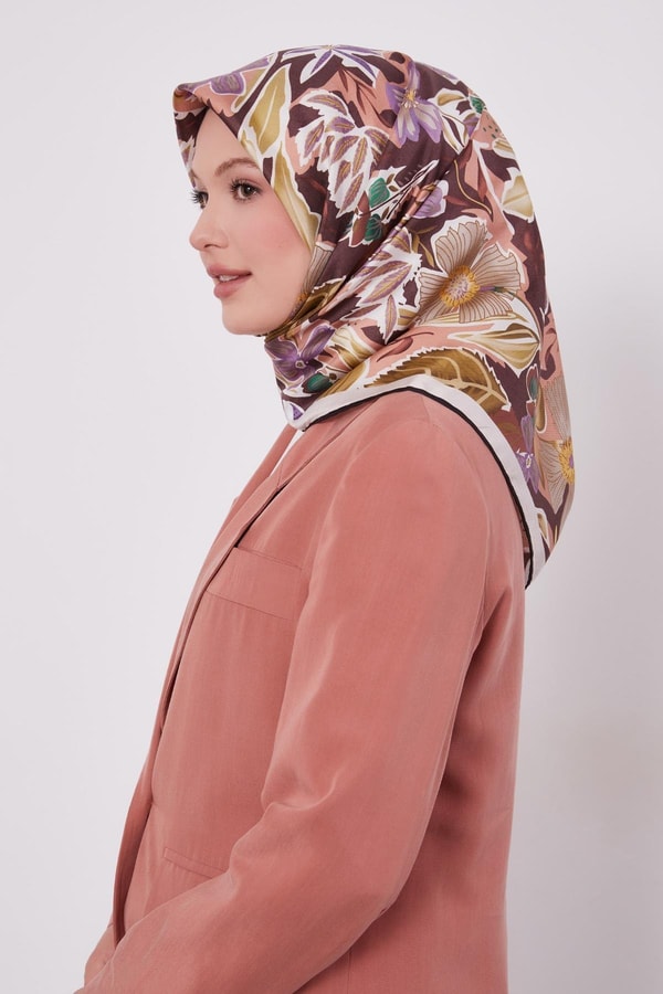 LevidorEkru Petunya Desen Twill İpek Eşarp