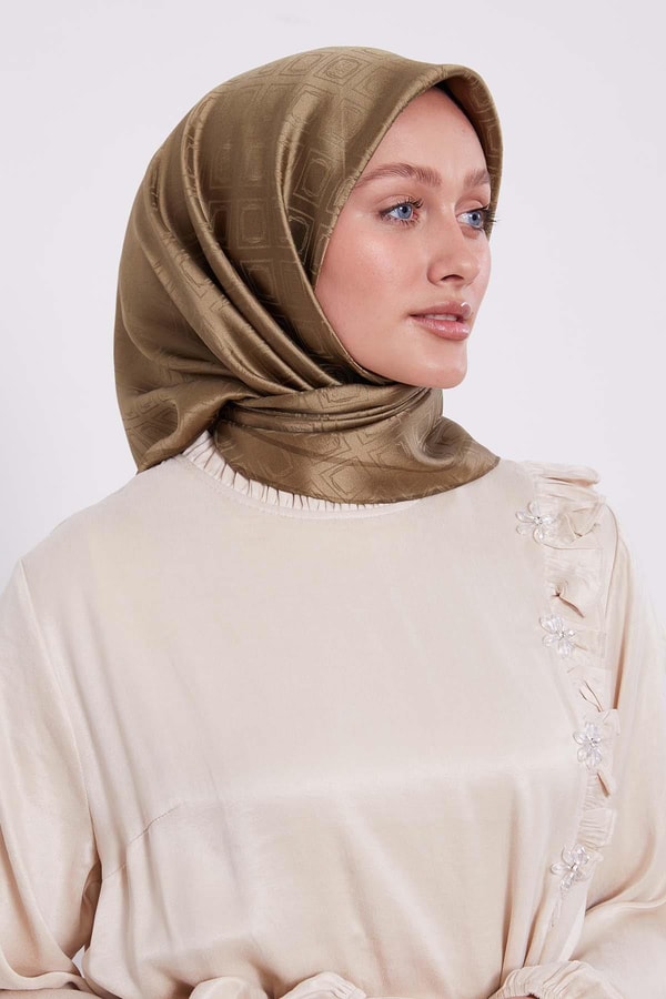 LevidorFıstık Yeşili Baklava Desen Monogram İpek Eşarp