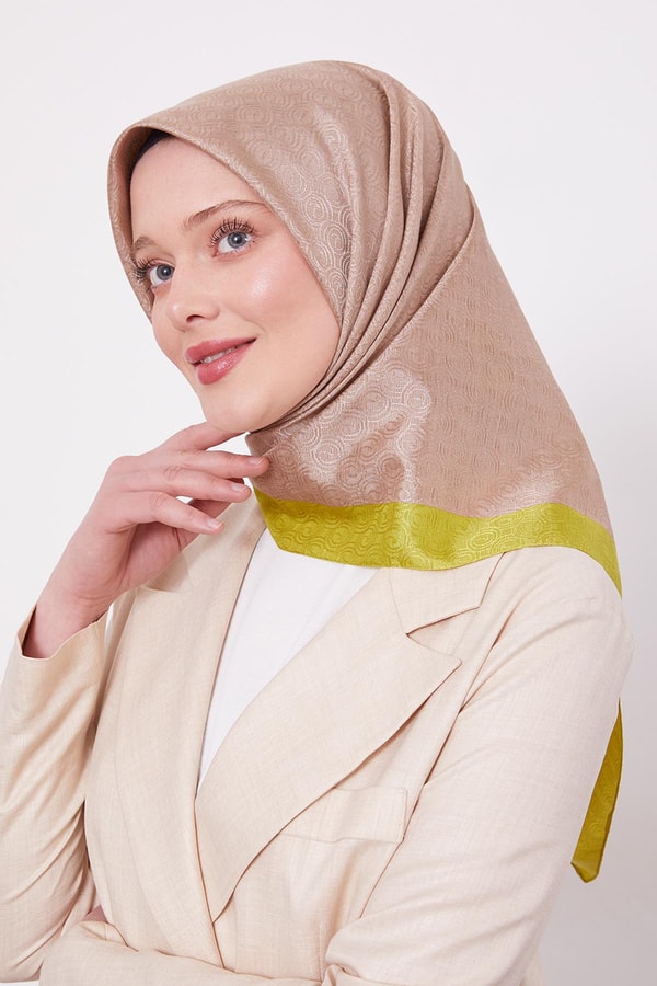 LevidorFıstık Yeşili Halka Desen Monogram Eşarp