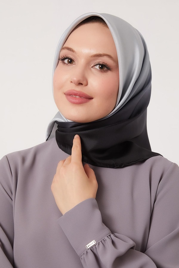 LevidorFüme Geçişli Twill İpek Eşarp