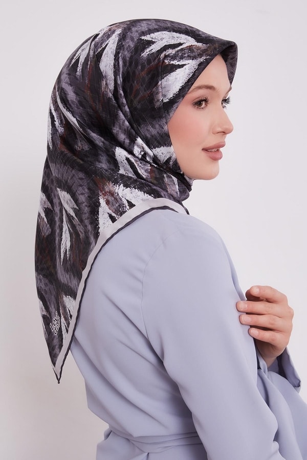 LevidorFüme Soyut Yaprak Desen Twill İpek Eşarp