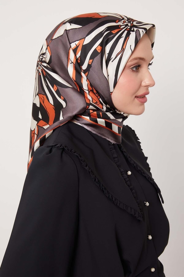 LevidorFüme Zambak Desen Twill İpek Eşarp