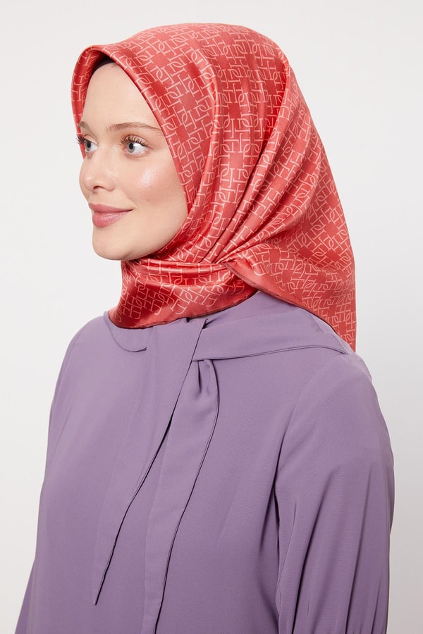 LevidorFuşya Çizgili Sarmal Desen Twill İpek Eşarp