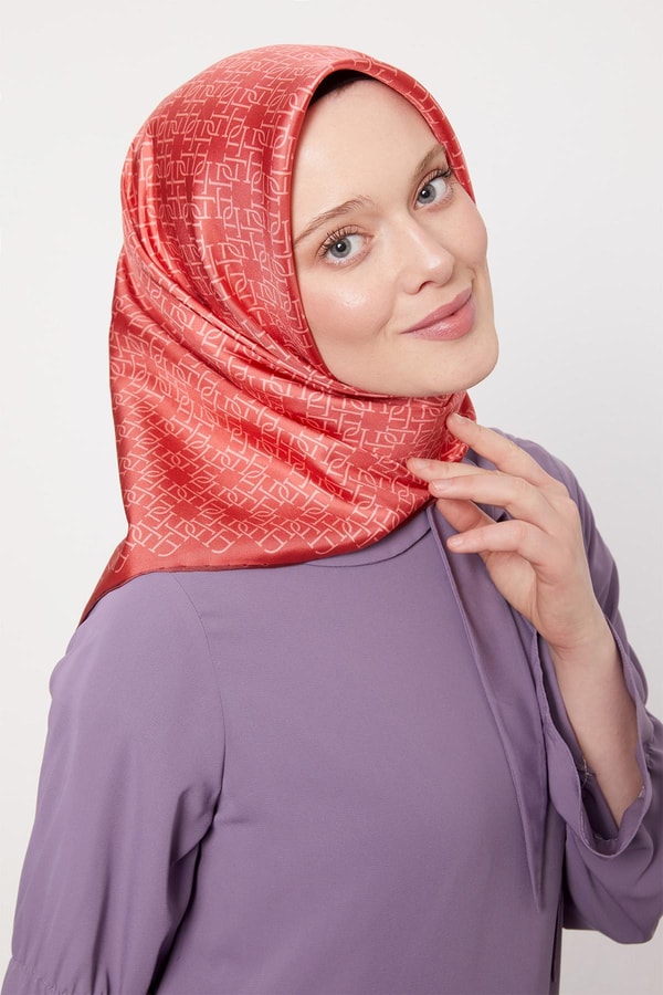 LevidorFuşya Çizgili Sarmal Desen Twill İpek Eşarp