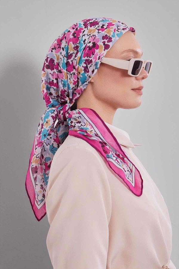 LevidorFuşya Karışık Çiçek Desen Soft Eşarp