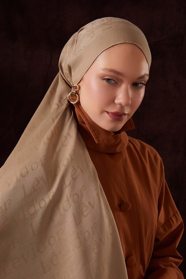 LevidorGold Yazı Baskılı Naia Jakar Şal