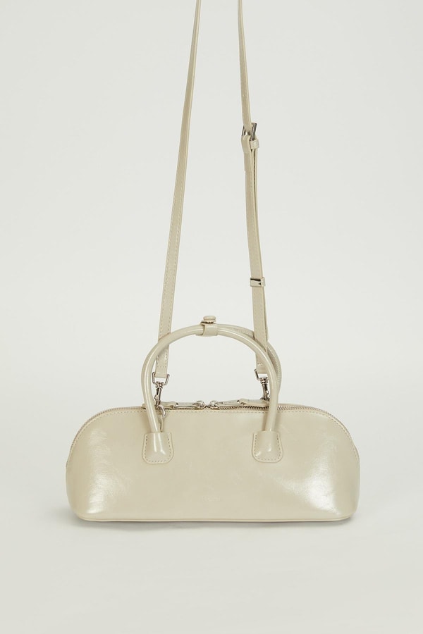 LevidorGri Charm Detaylı Baget Çanta