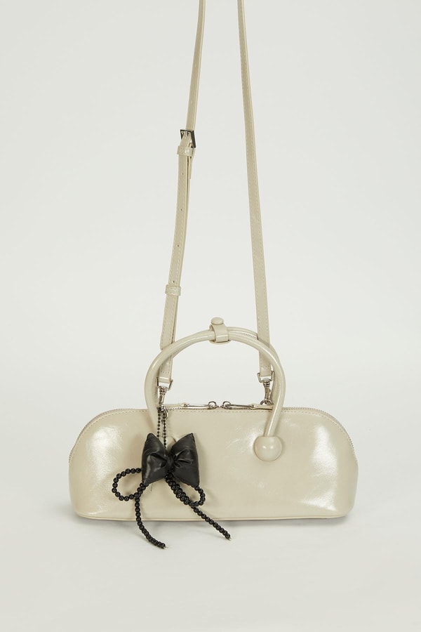 LevidorGri Charm Detaylı Baget Çanta