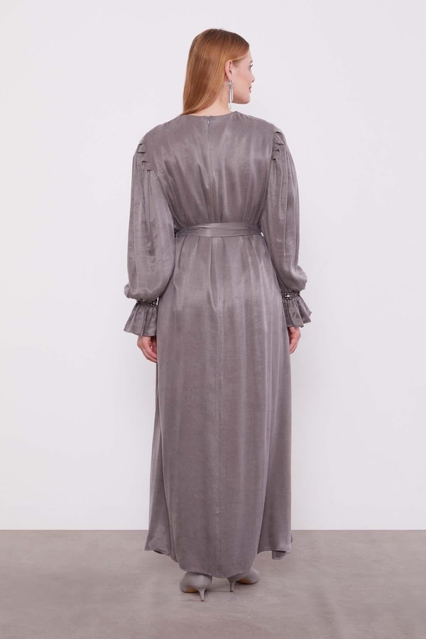 LevidorGri Çiçek Aksesuarlı Cupra Elbise