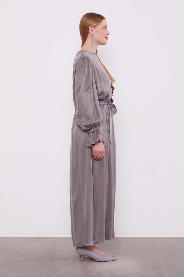 LevidorGri Çiçek Aksesuarlı Cupra Elbise