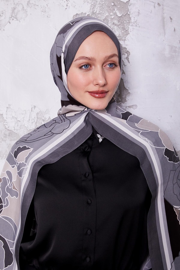 LevidorGri Çiçek Desen Royal Şal