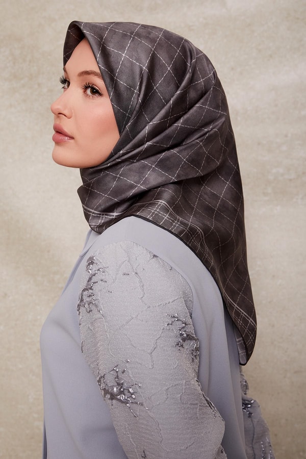 LevidorGri Kareli Twill İpek Eşarp