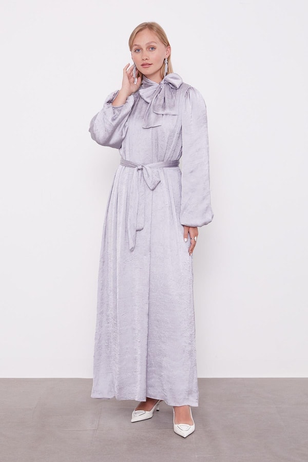 LevidorGri Kuşak Detaylı Saten Kraş Elbise