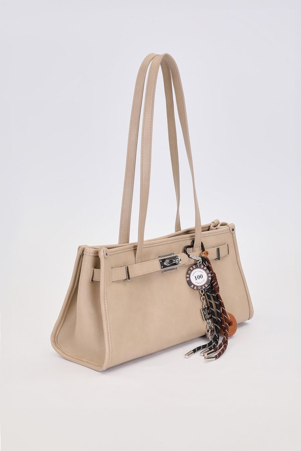 LevidorGri Metal Kilit Charmlı Omuz Çantası