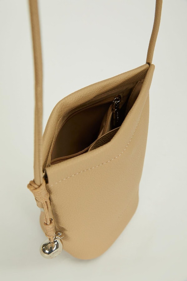 LevidorGri Metal top Aksesuarlı Omuz Çantası