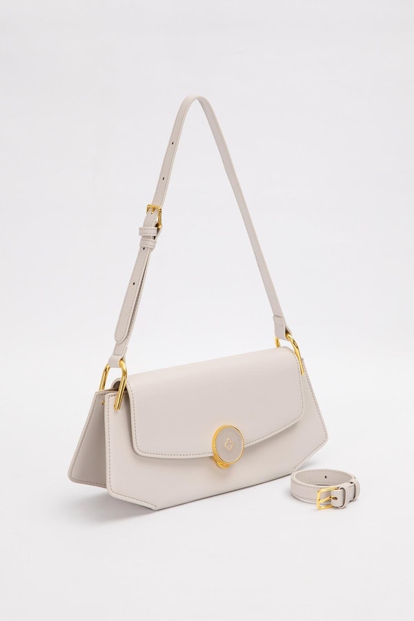 LevidorGri Oval Gold Aksesuarlı Omuz Çantası