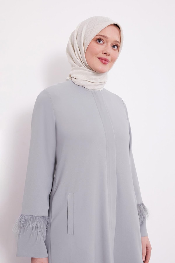 LevidorGri Taş İşlemeli Tüy Detaylı Ferace