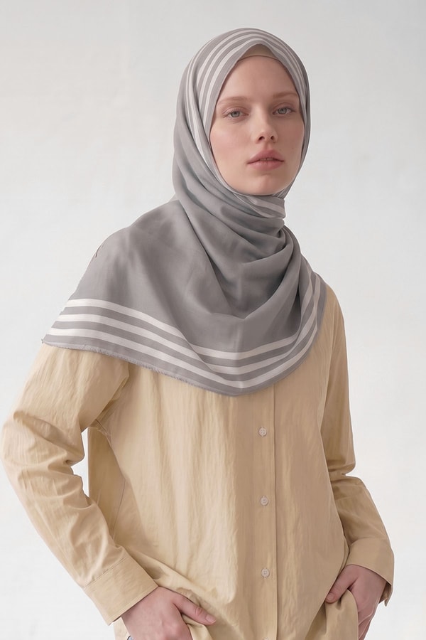 LevidorGri Üç Çizgi Detaylı Twill İpek Eşarp