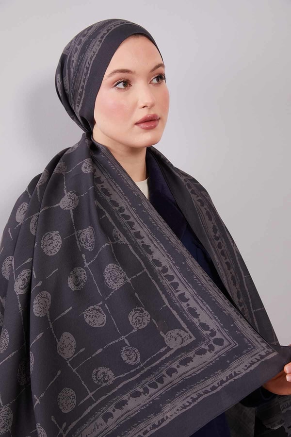 LevidorGri Yuvarlak Desenli Yün İpek Şal