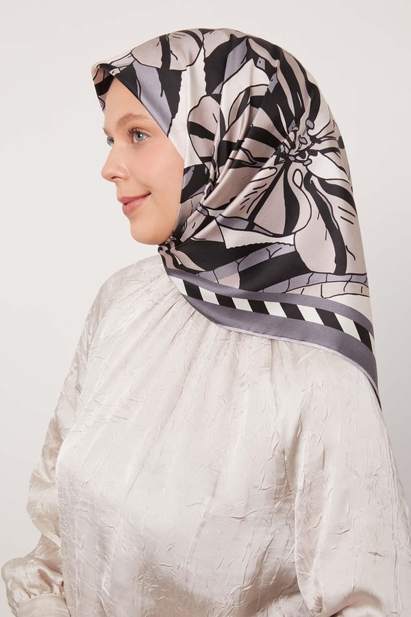 LevidorGri Zambak Desen Twill İpek Eşarp