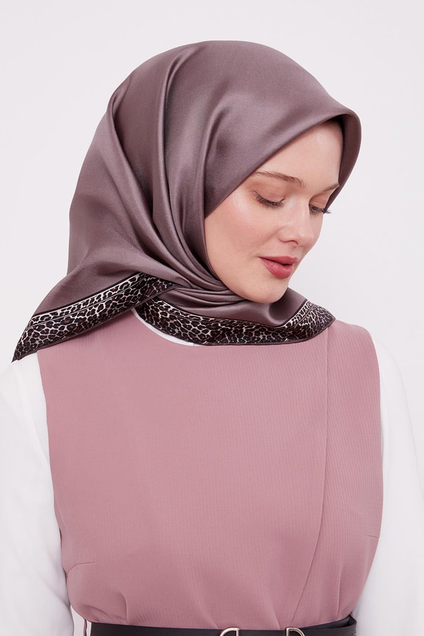LevidorGül Kurusu Leopar Desen Twill İpek Eşarp