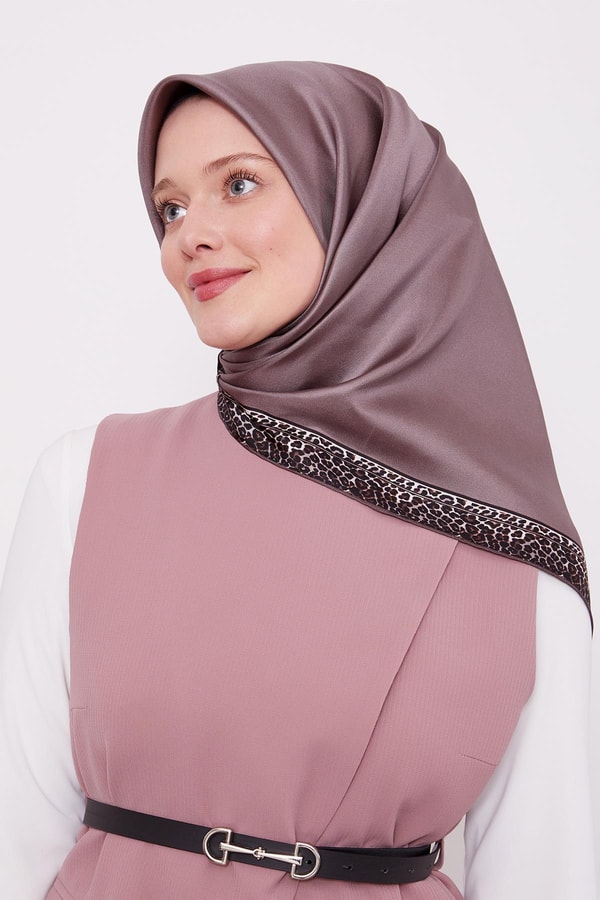 LevidorGül Kurusu Leopar Desen Twill İpek Eşarp