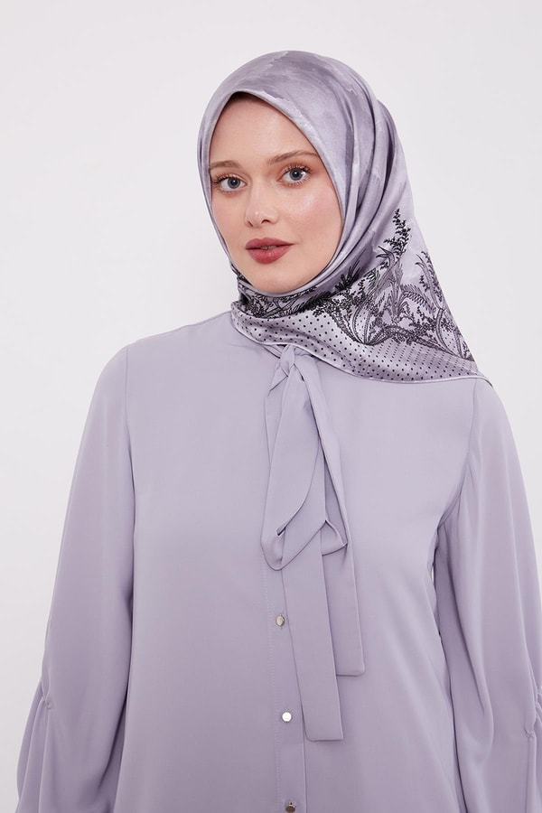 LevidorGümüş Kenar Benekli Twill İpek Eşarp
