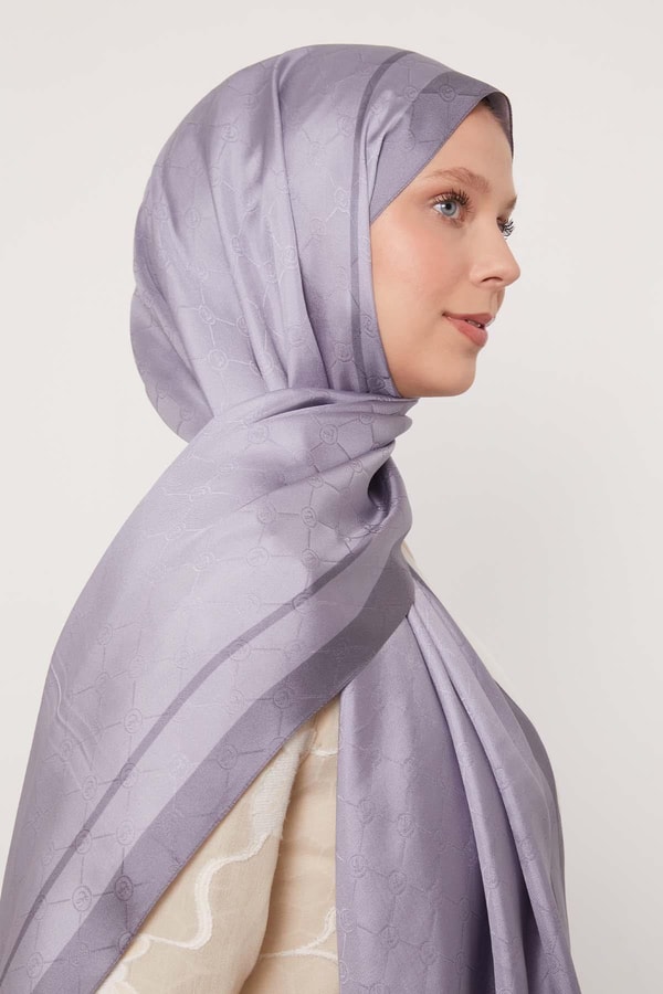 LevidorGümüş Şerit Detay Monogram İpek Şal