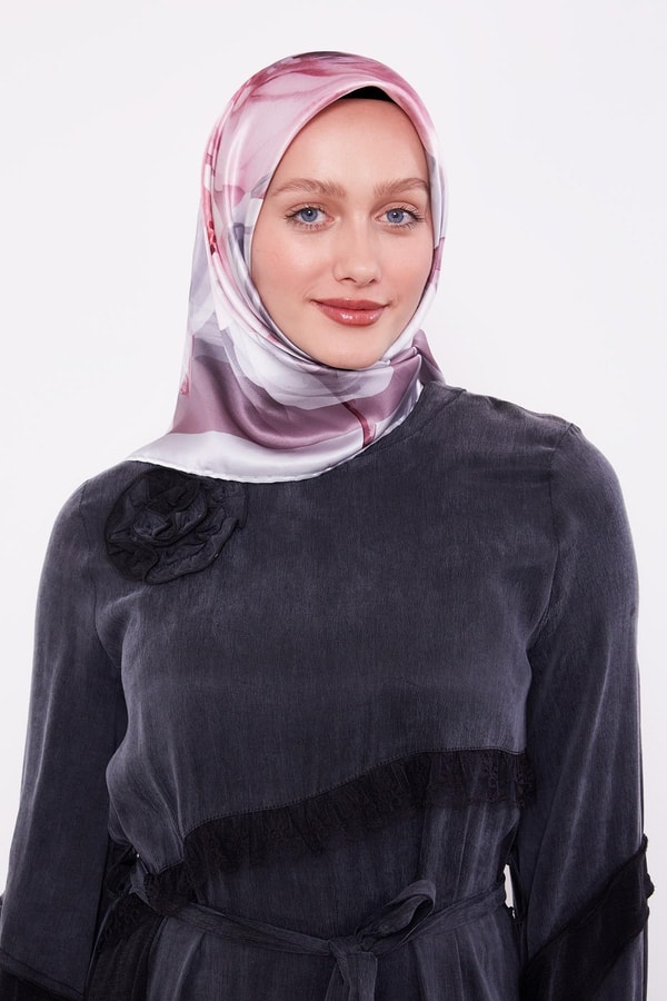 LevidorGümüş Soft Çiçek Desen Sura İpek Eşarp