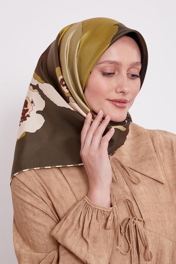 LevidorHaki Çizim Çiçek Desen Twill İpek Eşarp