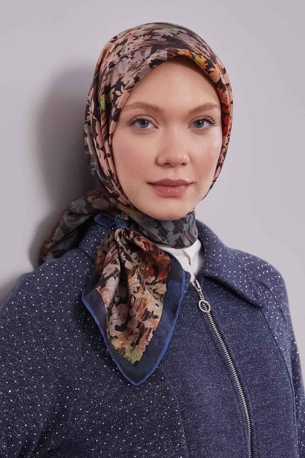 Levidorİndigo Çiçekli Soyut Desen Twill İpek Eşarp