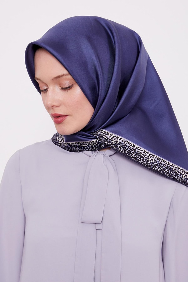 Levidorİndigo Leopar Desen Twill İpek Eşarp