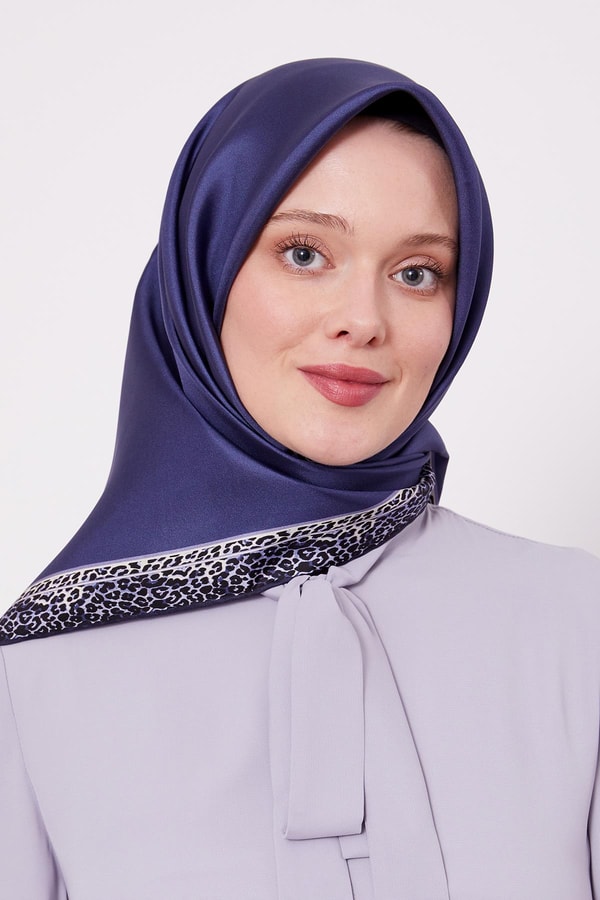 Levidorİndigo Leopar Desen Twill İpek Eşarp