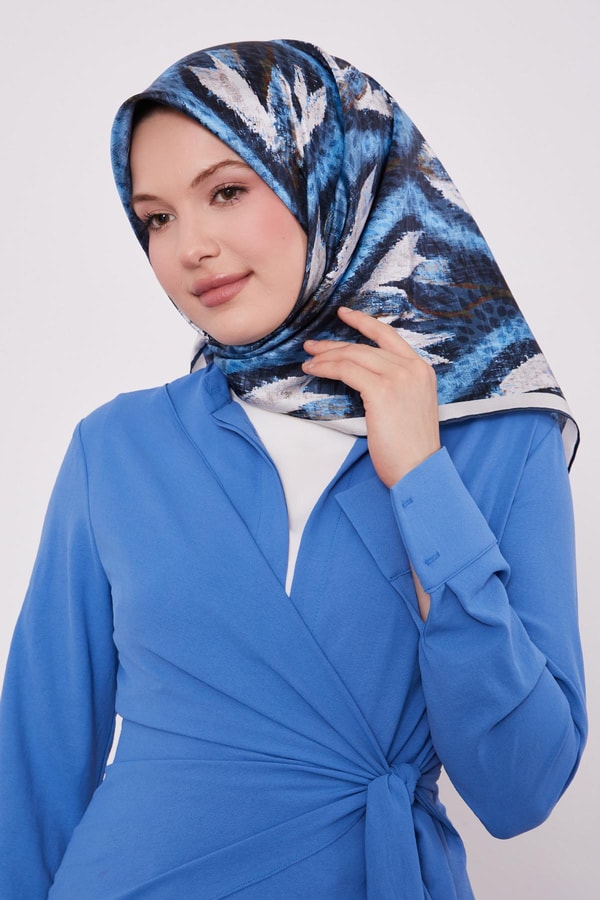Levidorİndigo Soyut Yaprak Desen Twill İpek Eşarp