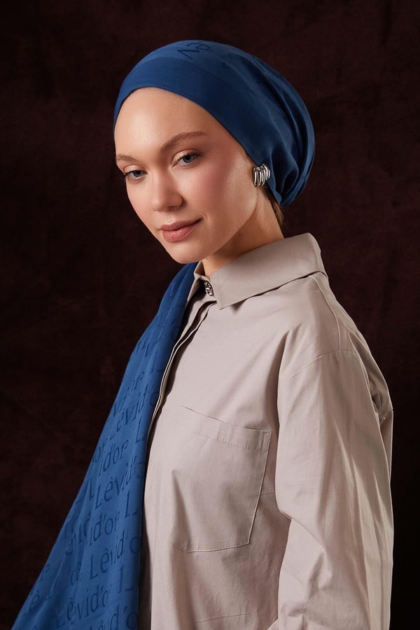 Levidorİndigo Yazı Baskılı Naia Jakar Şal