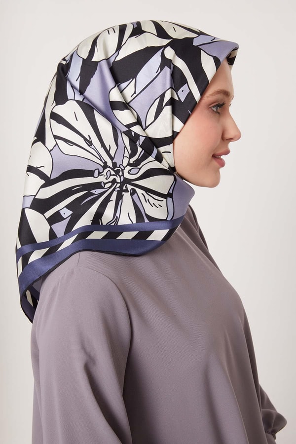 Levidorİndigo Zambak Desen Twill İpek Eşarp